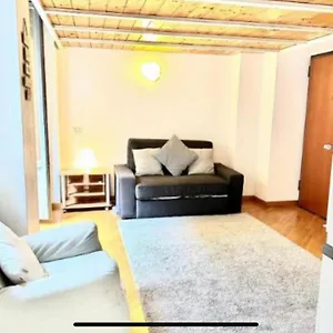 Garibaldi Deluxe Apartment